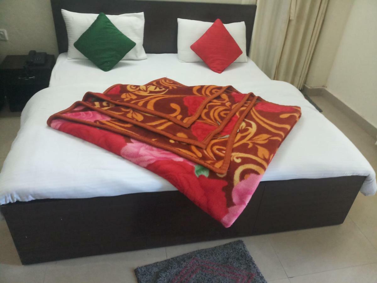 Hotel Vindhwashni Haldwāni Exteriér fotografie